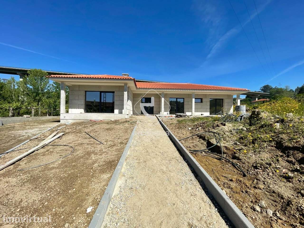 Moradia T3 em fase final de construção - Arcos de Valdevez - Grande imagem: 3/31