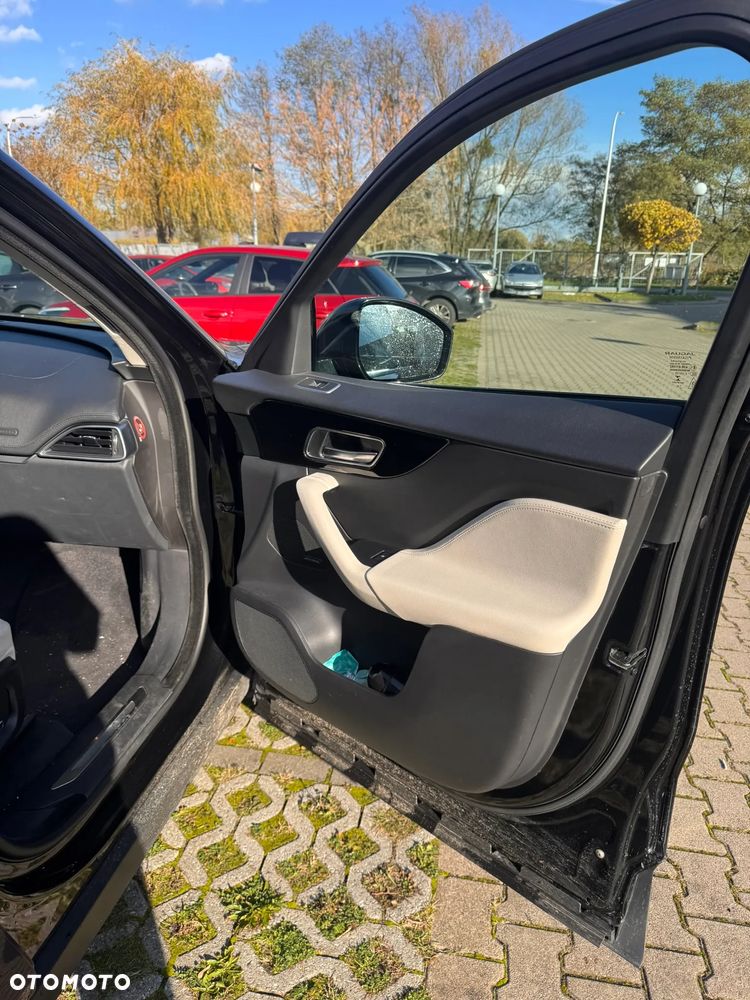 Jaguar F-Pace 2.0 i4P AWD Prestige - 11