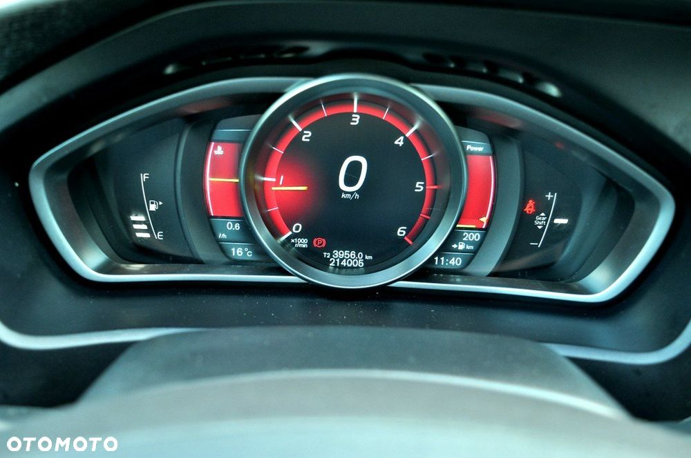 Volvo V40 D2 Momentum - 15