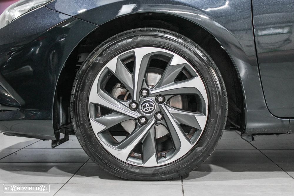 Toyota Auris 1.8 HSD Comfort +P.Techno+P.Sport - 12