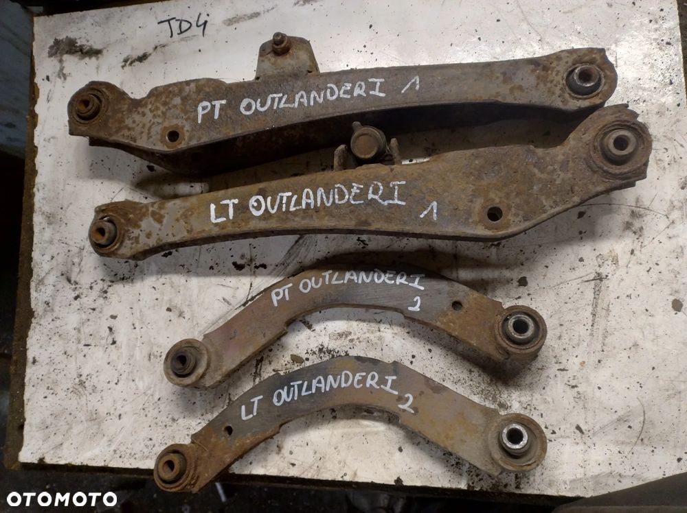 MITSUBISHI OUTLANDER I wahacz tył - 1