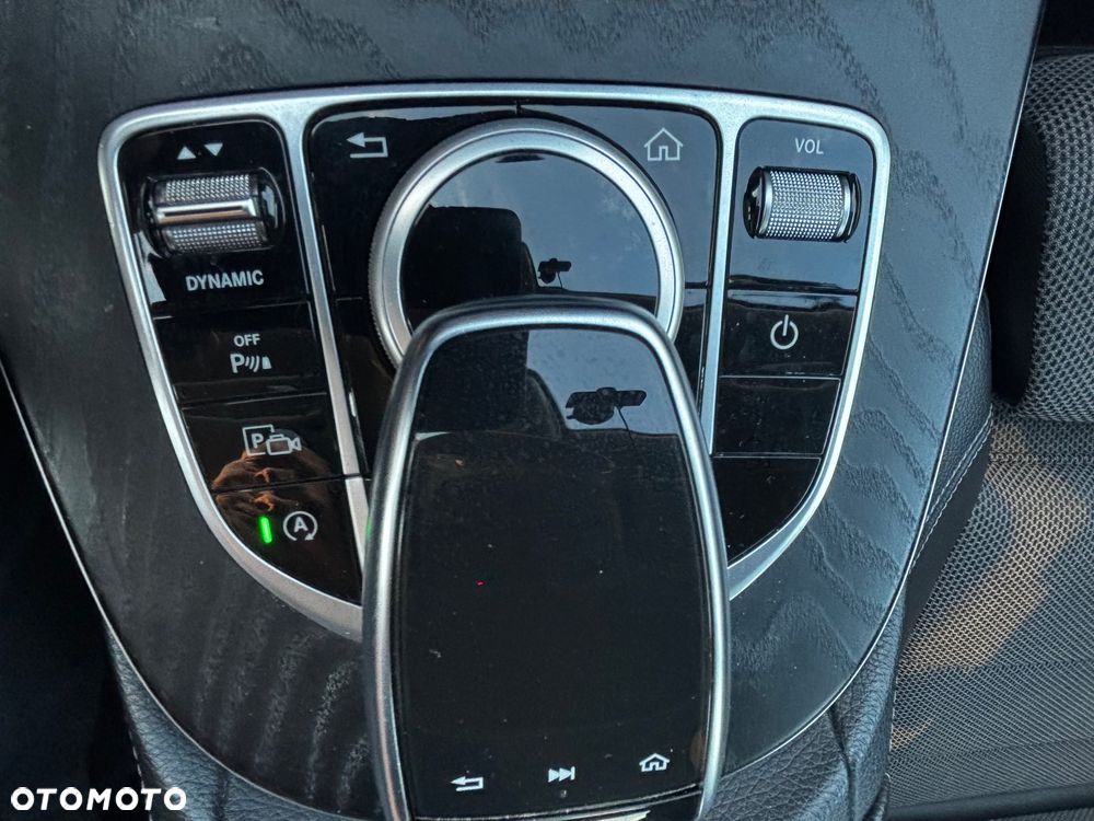 Mercedes-Benz Klasa E 220 d 4Matic 9G-TRONIC Avantgarde - 23