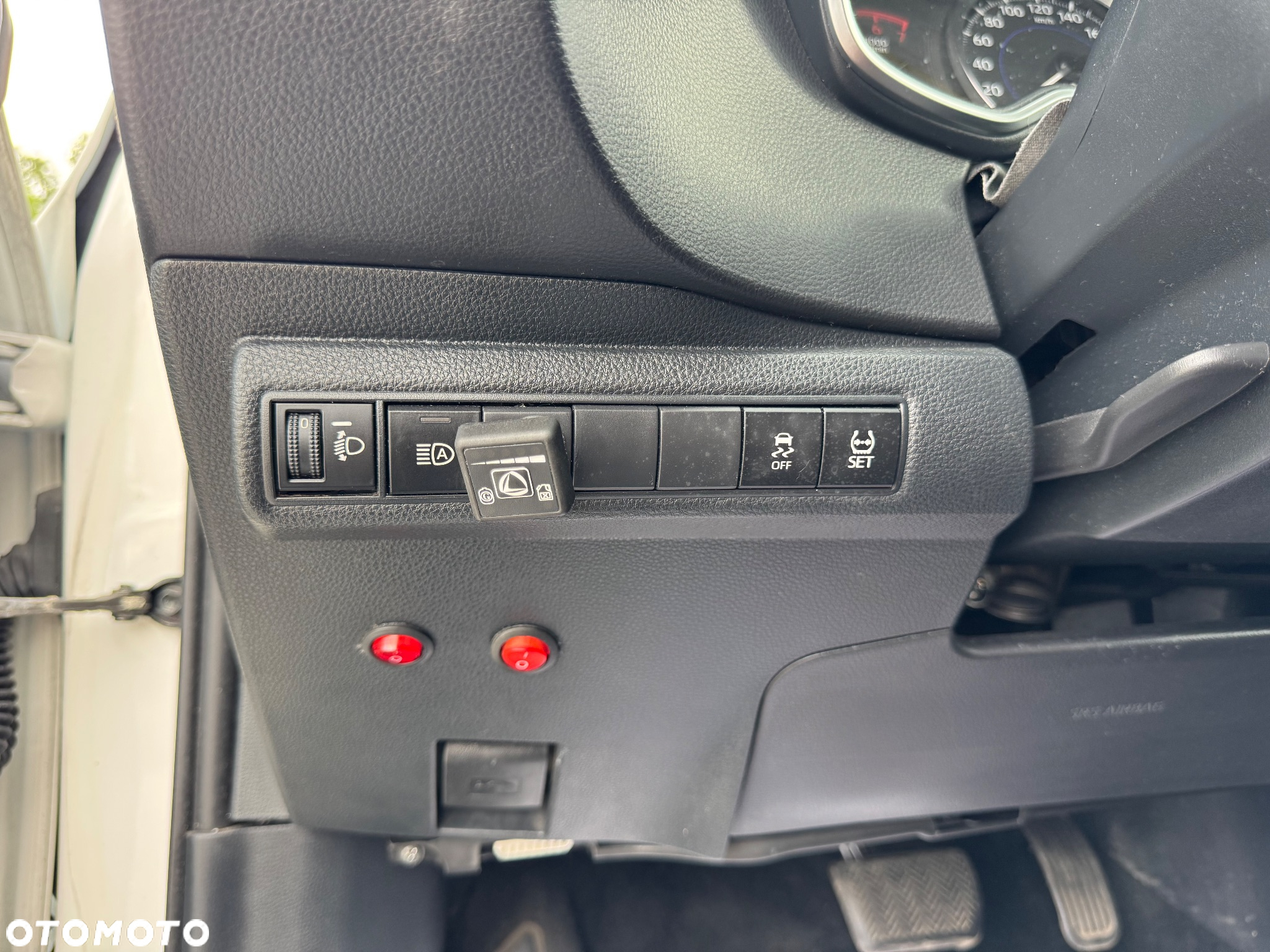 Toyota Corolla 1.8 Hybrid Active - 18