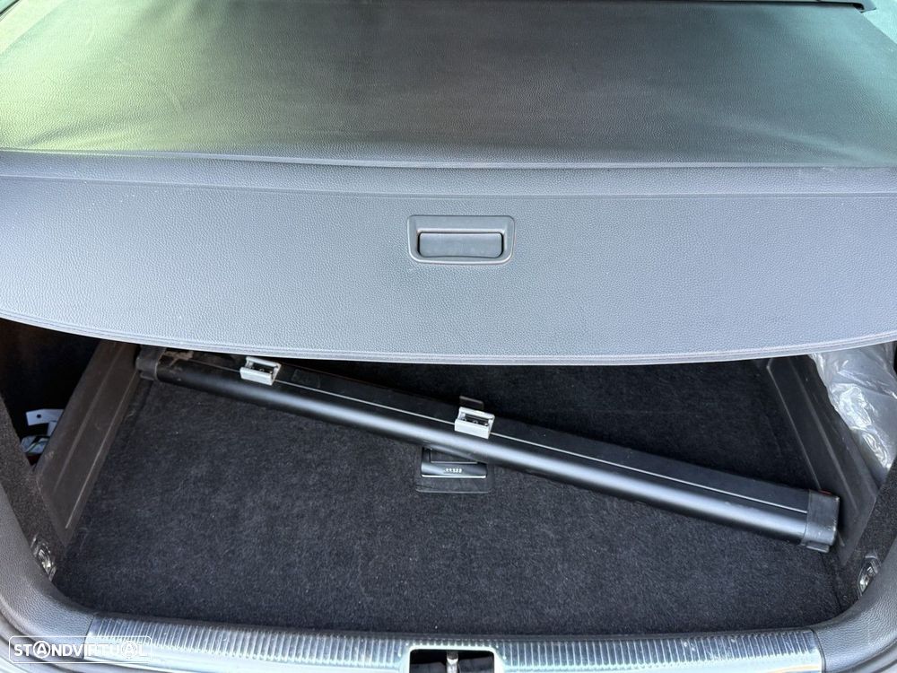 VW Passat Variant 2.0 TDI 4M Highline IM - 23