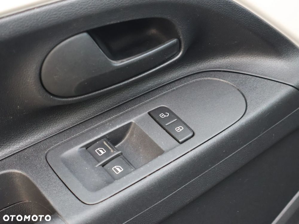 Volkswagen up! Standard - 11