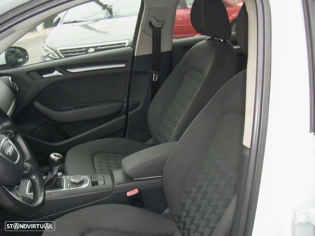 Audi A3 Limousine 1.6 TDI Business Line Attraction Ultra - 33