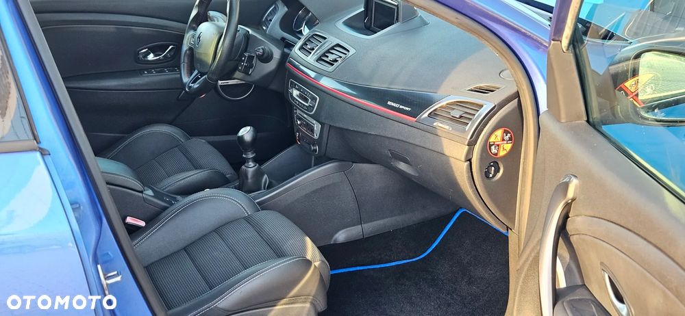 Renault Megane TCe 180 GT - 29