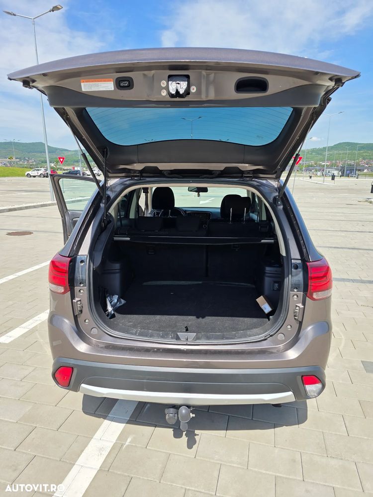 Mitsubishi Outlander 2.2 DI-D 4WD Automatik Edition 100+ - 8