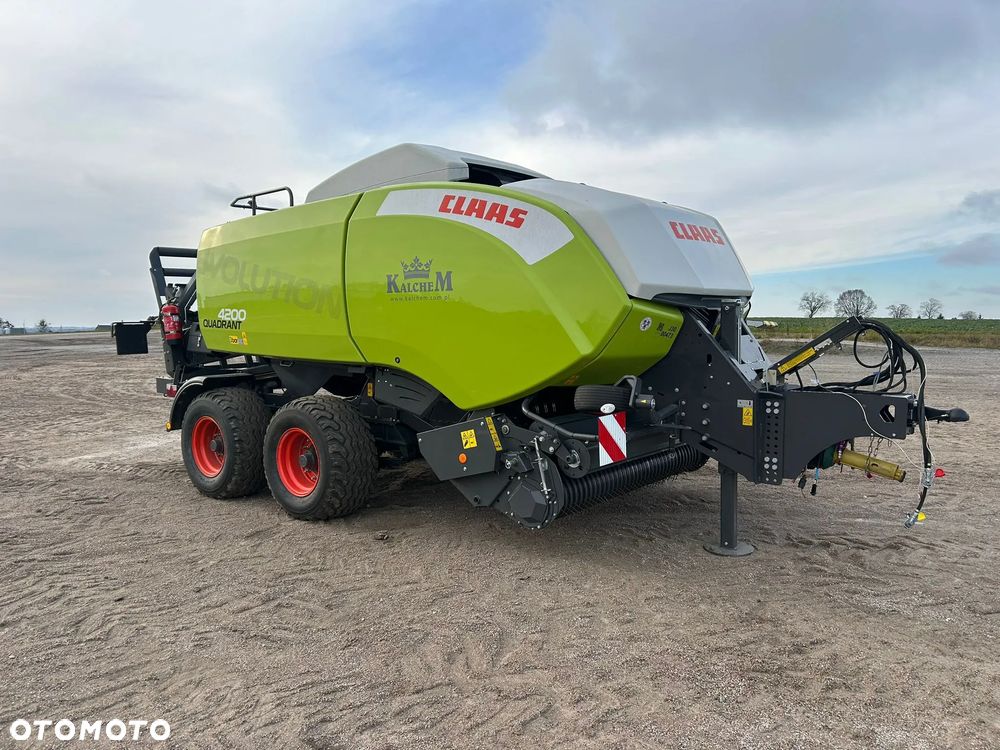 Claas 660 tys netto Claas Quadrant 4200 - 2