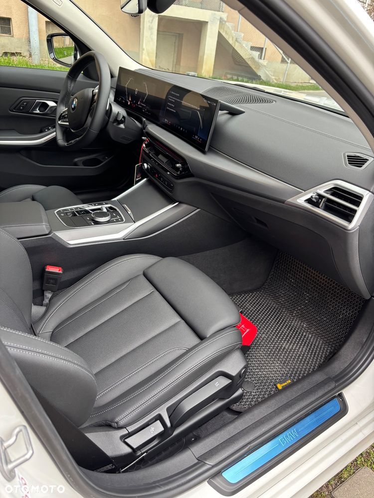 BMW Seria 3 318i - 11