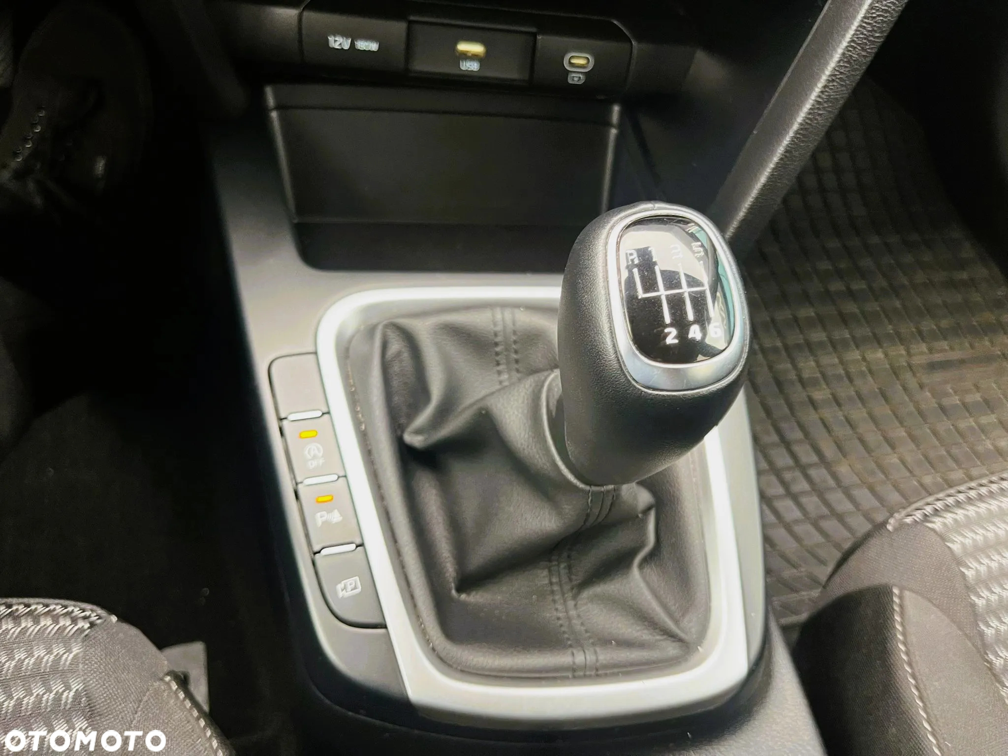 Kia XCeed 1.5 T-GDI M - 26
