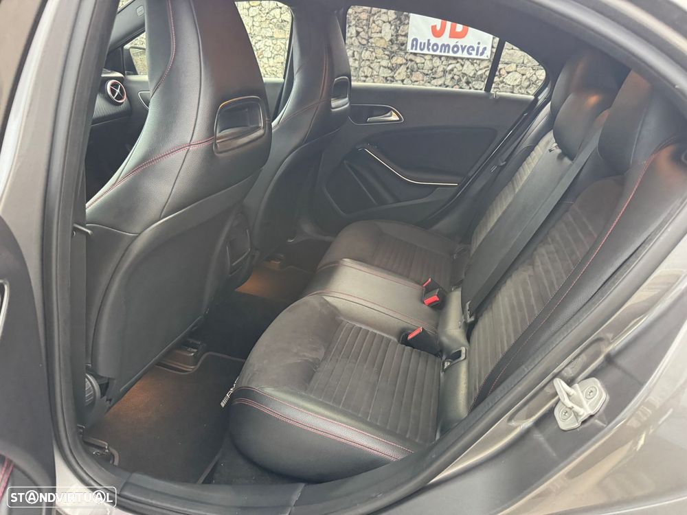 Mercedes-Benz A 180 d AMG Line - 13