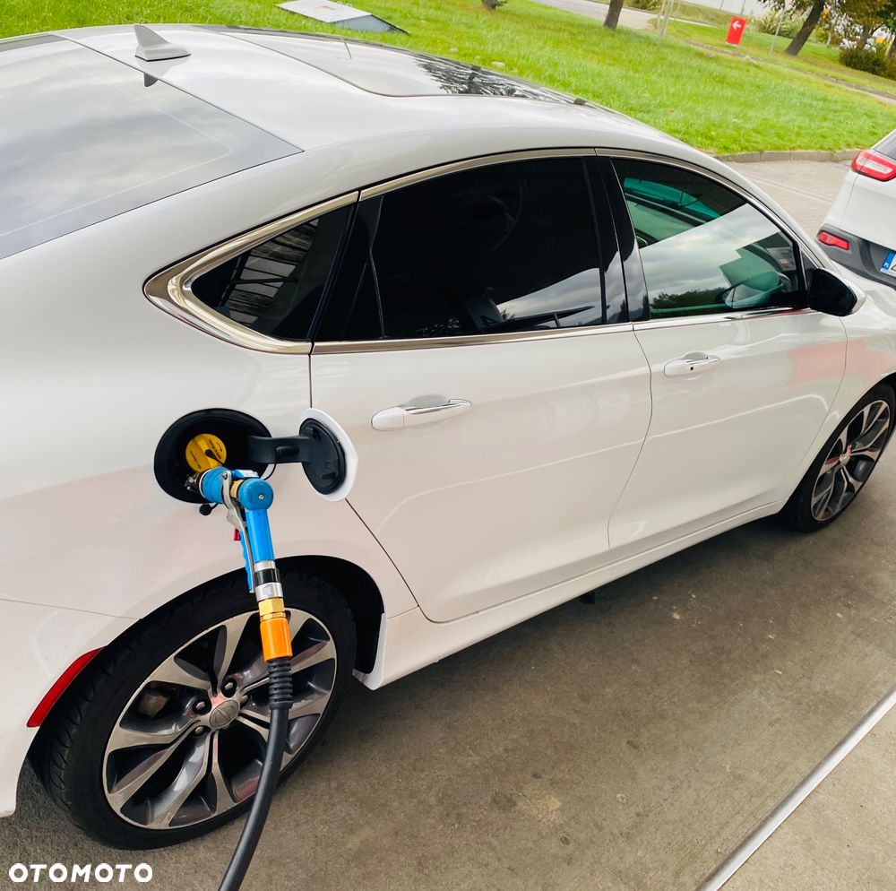 Chrysler 200 - 18