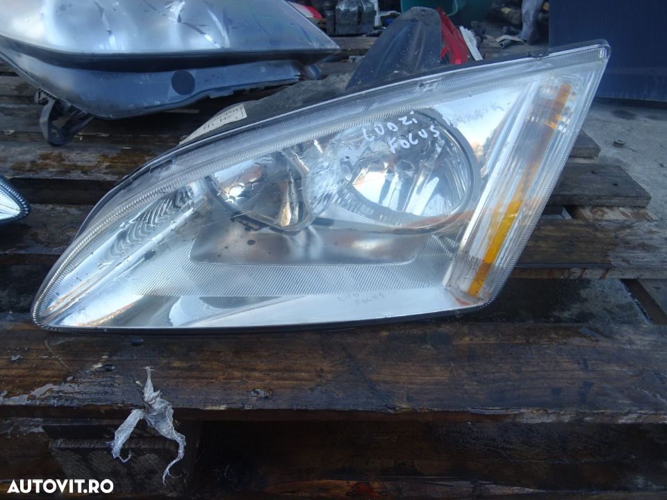 Far stanga Ford Focus 2 din 2005 volan pe stanga - 1