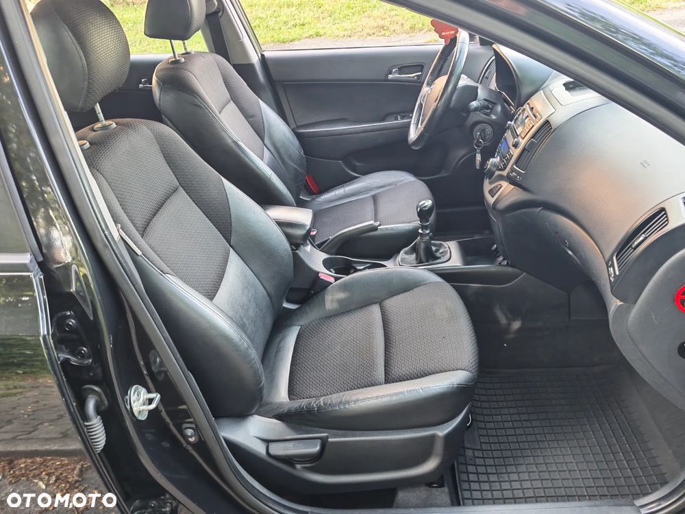 Hyundai i30 2.0 Premium - 16