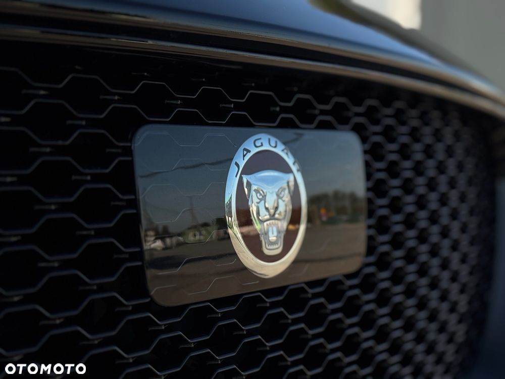 Jaguar F-Pace 30t AWD Prestige - 10