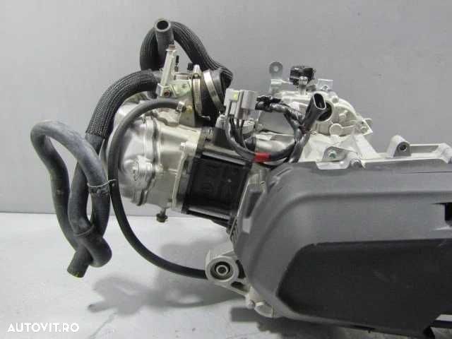 Motor Piaggio MP3 400HP 2023-2024 2400KM - 9