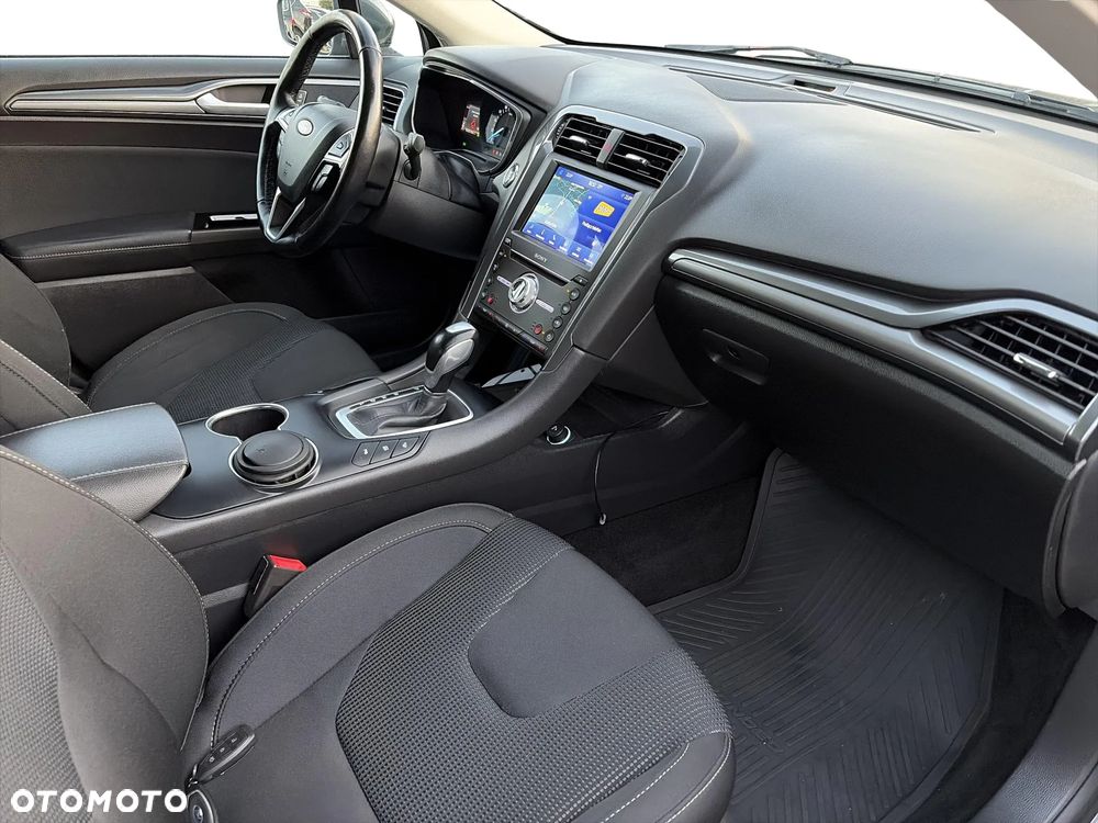 Ford Mondeo 2.0 Hybrid Titanium - 25