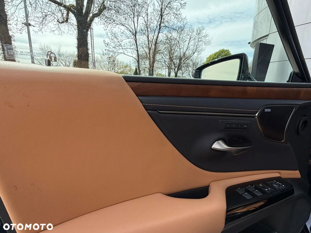 Lexus ES 300h Prestige - 9