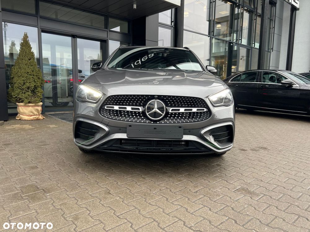Mercedes-Benz GLA - 5