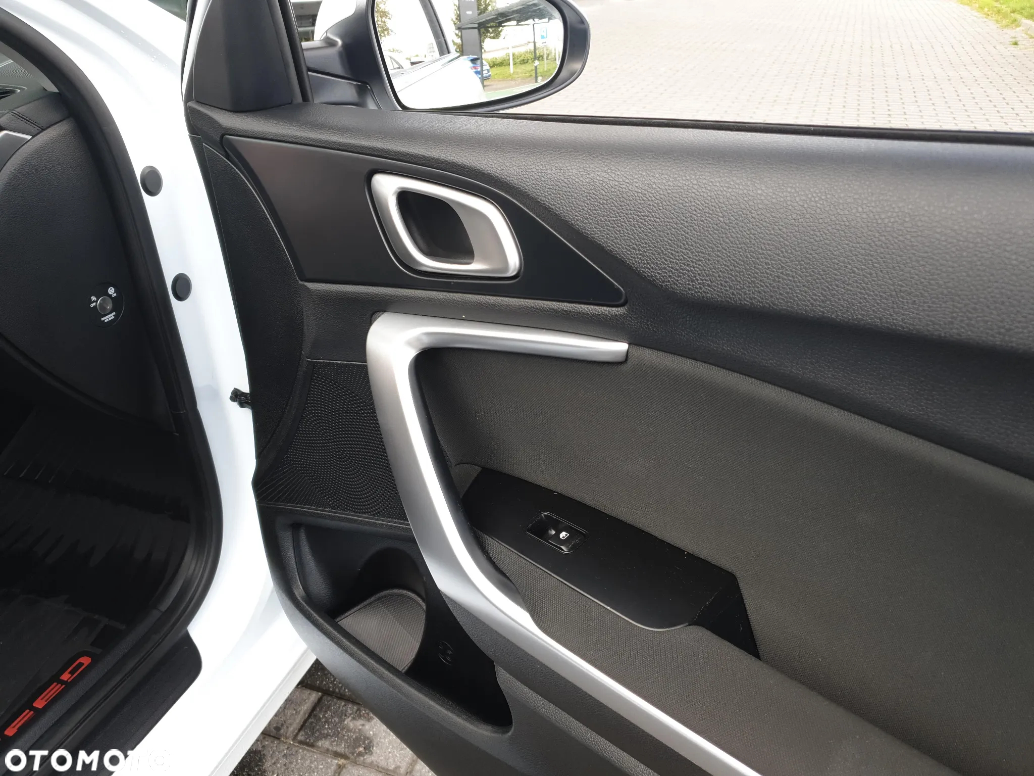 Kia Ceed 1.5 T-GDI M - 26