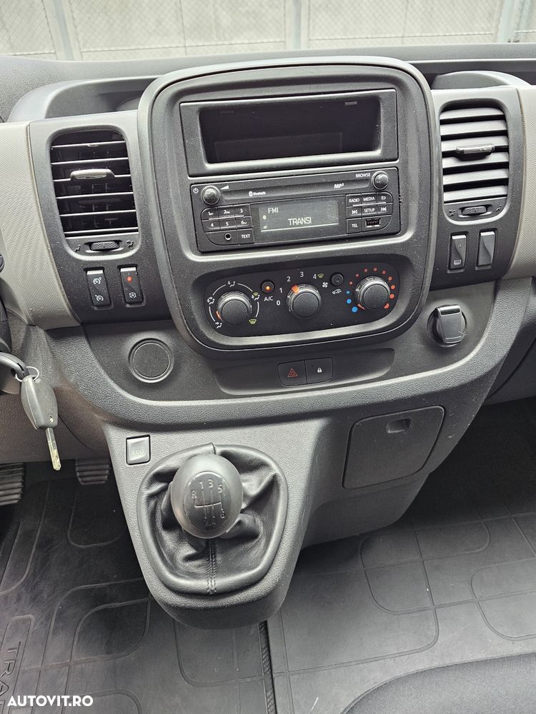 Renault TRAFIC - 12