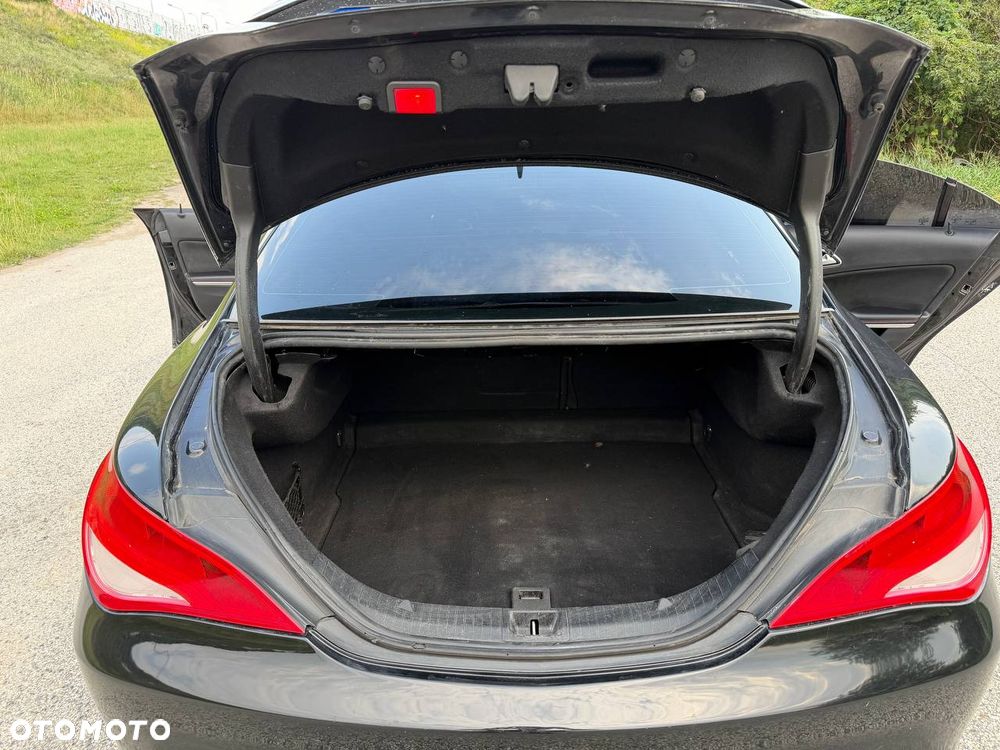 Mercedes-Benz CLA 250 4-Matic 7G-DCT - 16