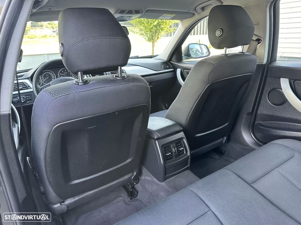 BMW 320 d EfficientDynamics Line Sport Auto - 53