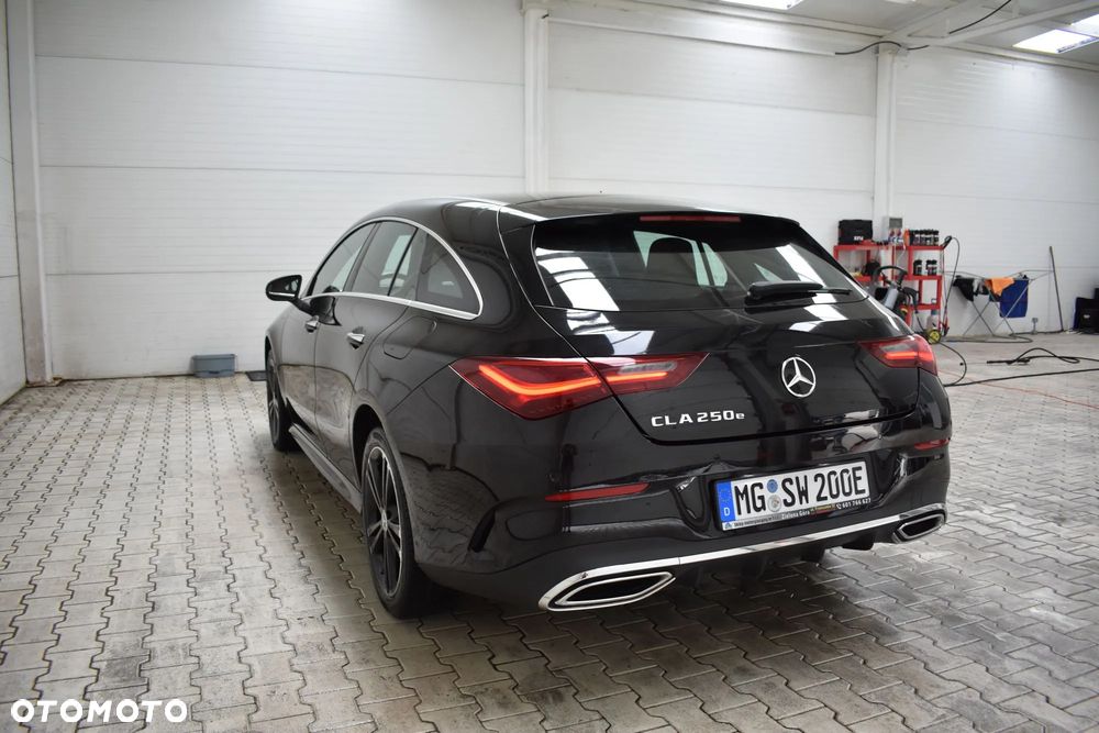 Mercedes-Benz CLA 250 e PHEV AMG Line 8G-DCT - 13