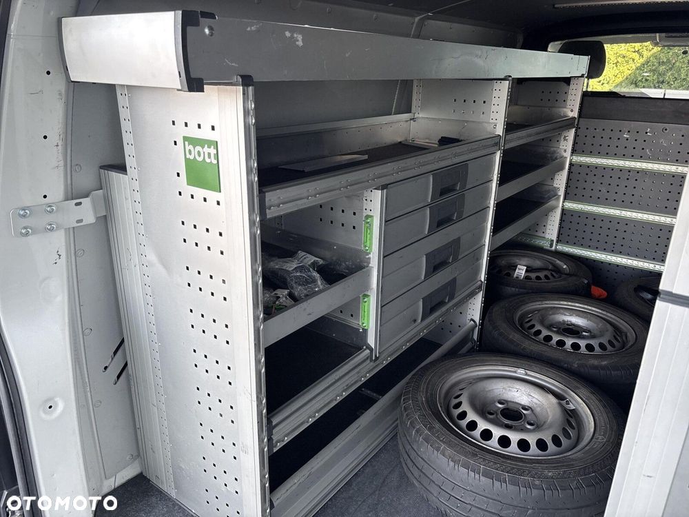 Volkswagen Transporter - 22