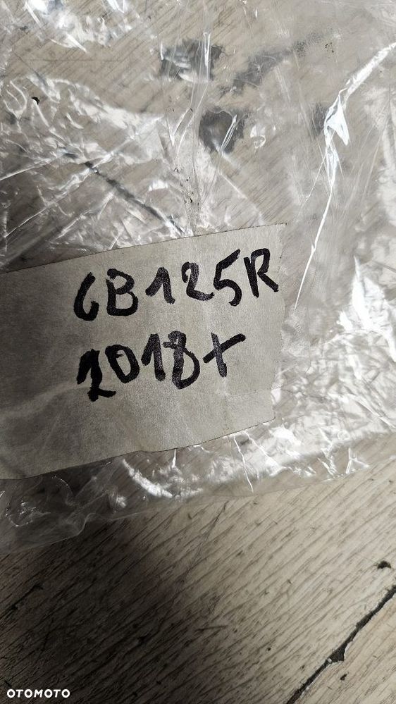 Obudowa licznika szkło Honda CB125 R - 8