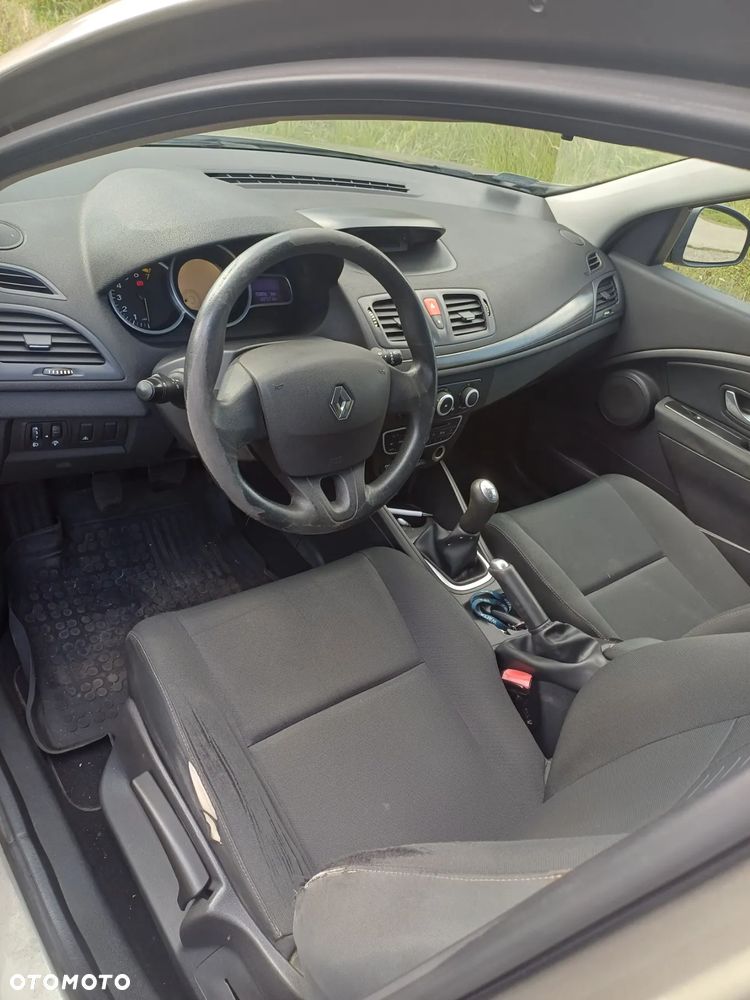 Renault Megane ver-1-6-16v-100-expression - 8