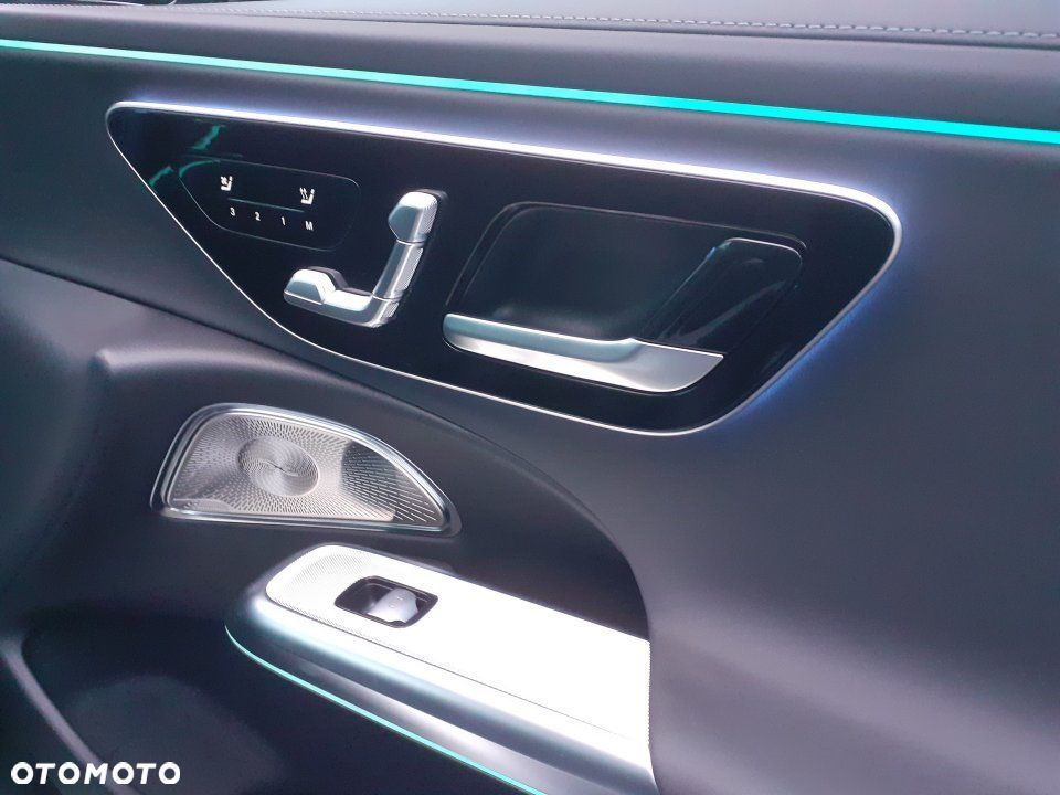 Mercedes-Benz Klasa E - 9