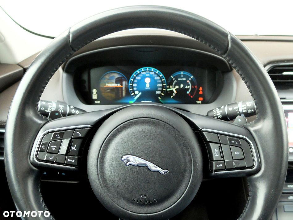 Jaguar F-Pace 2.0 i4D AWD Prestige - 28