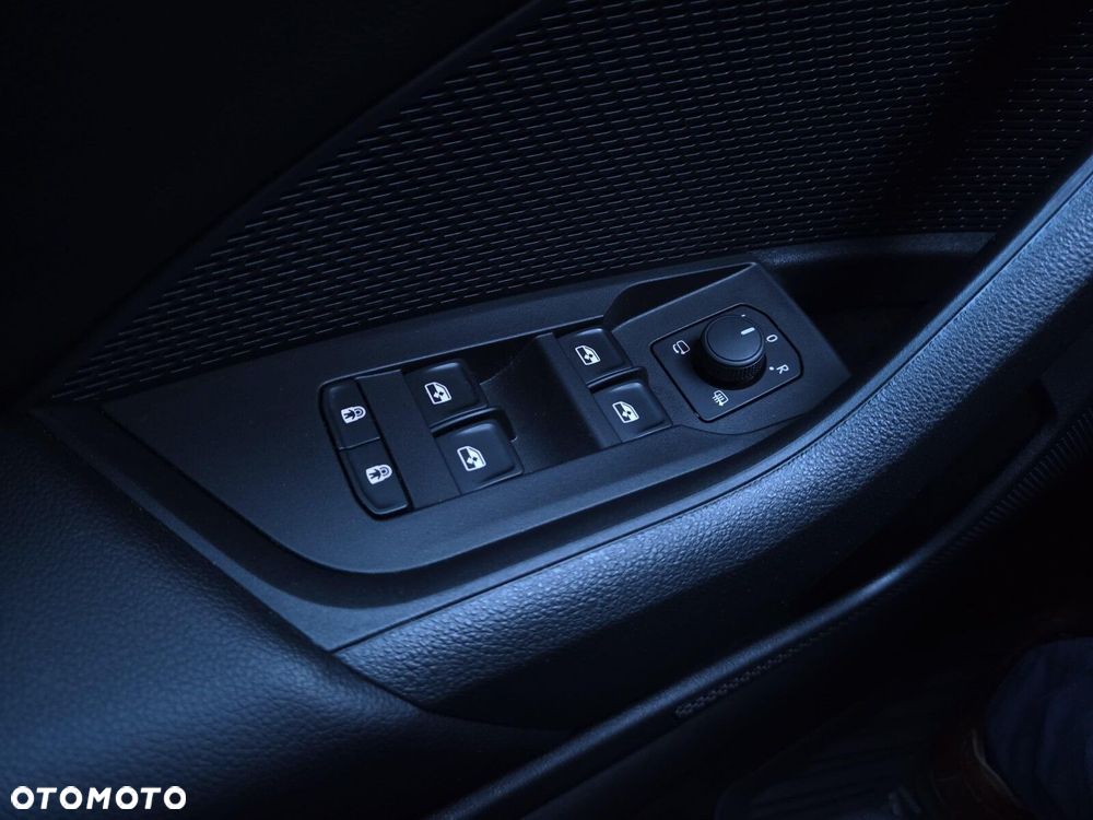 Skoda Octavia 1.5 TSI mHEV Selection DSG - 23
