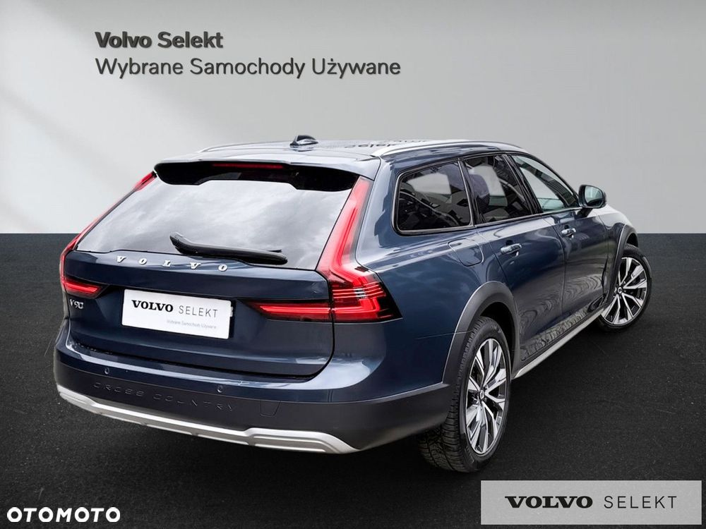 Volvo V90 Cross Country - 9