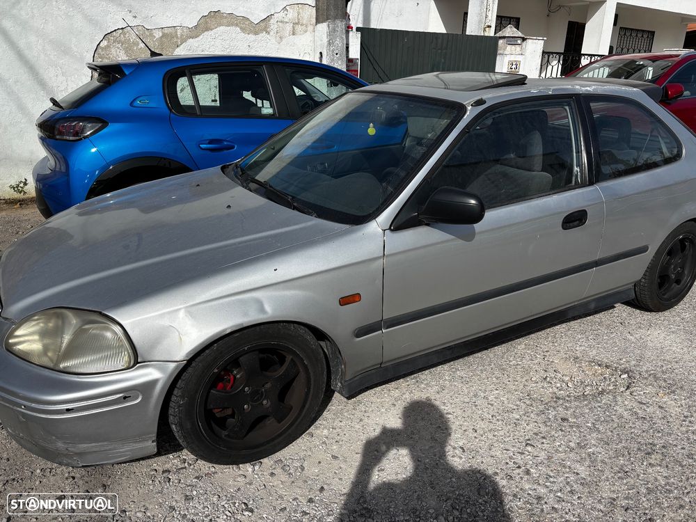 Honda Civic 1.5i LS - 4