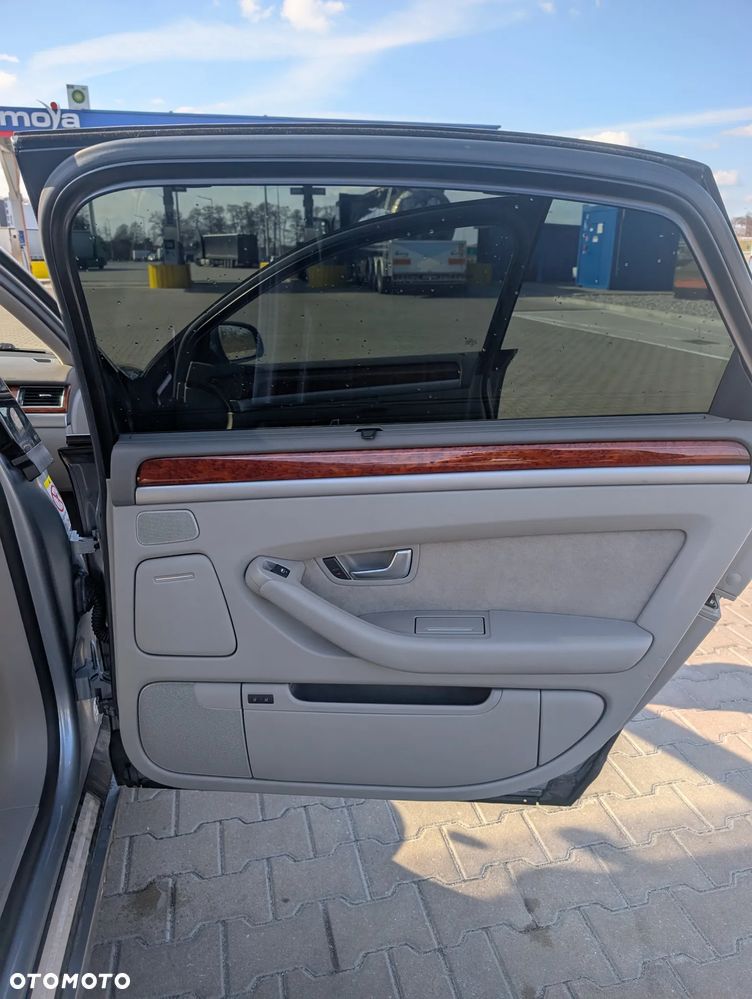 Audi A8 4.2 FSI L Quattro - 11