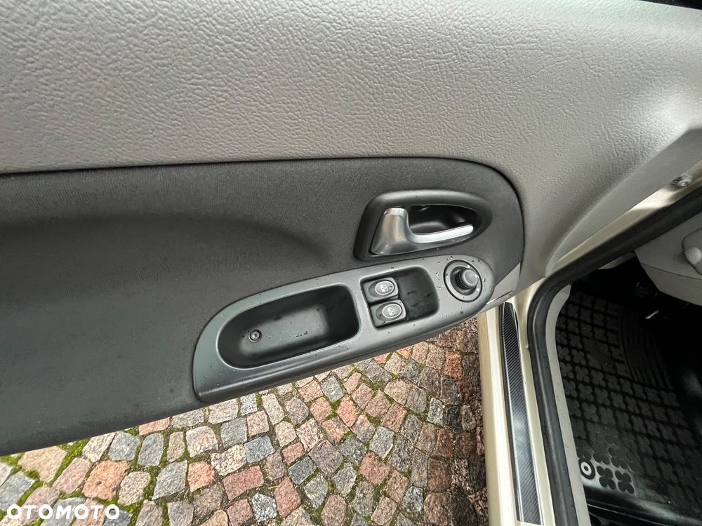 Renault Thalia 1.2 16V All Inclusive - 26