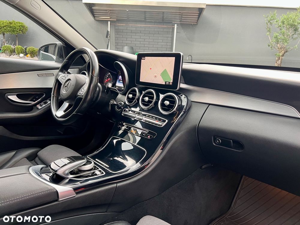 Mercedes-Benz Klasa C 220 (BlueTEC) d 7G-TRONIC - 23