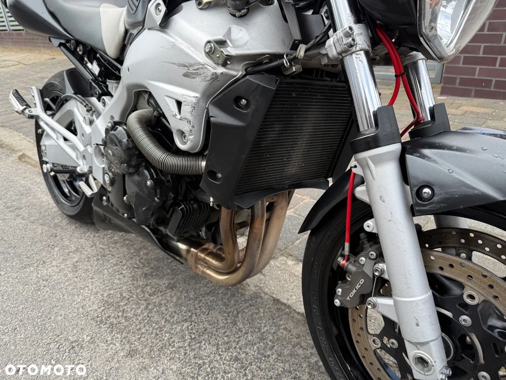 Suzuki GSR - 19