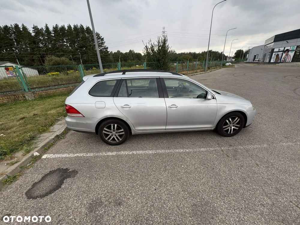 Volkswagen Golf 1.9 TDI DPF Comfortline BlueMotion - 3