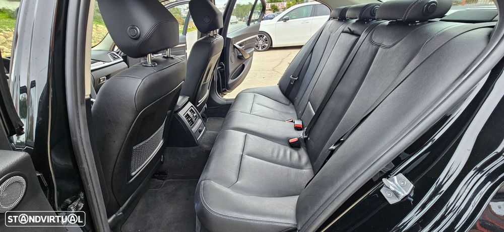 BMW 330 i Line Luxury Purity Auto - 21