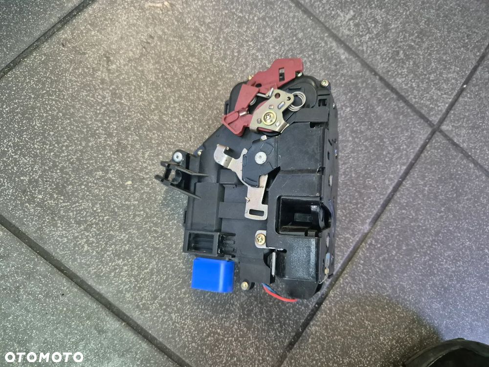 ZAMEK DRZWI PRZEDNI PRAWY PASAŻERA 3D1837016 VW GOLF 5 TOURAN TOUAREG AUDI SEAT SKODA OCTAVIA 2 WYSYŁKA !!! - 2