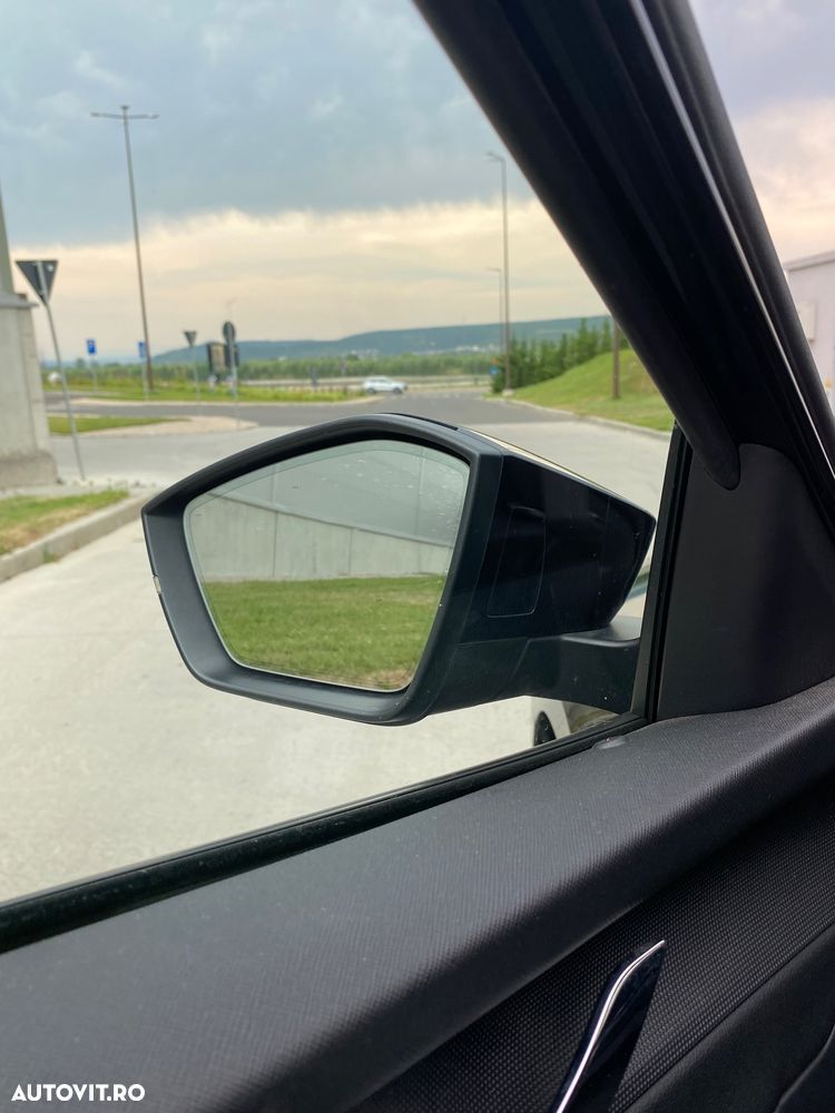 Skoda Octavia 2.0 TDI DSG Sportline - 17