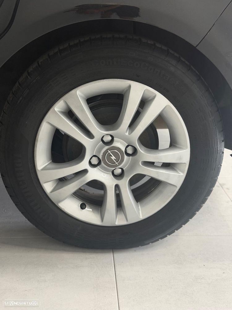 Opel Corsa 1.2 Cosmo - 32
