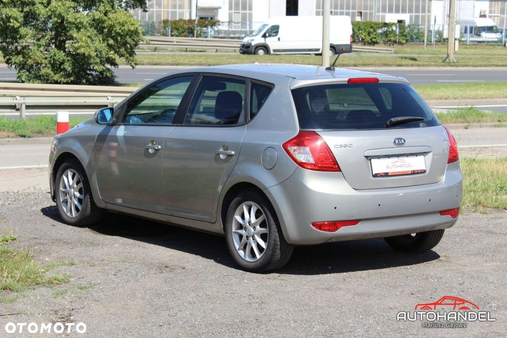 Kia Ceed - 4