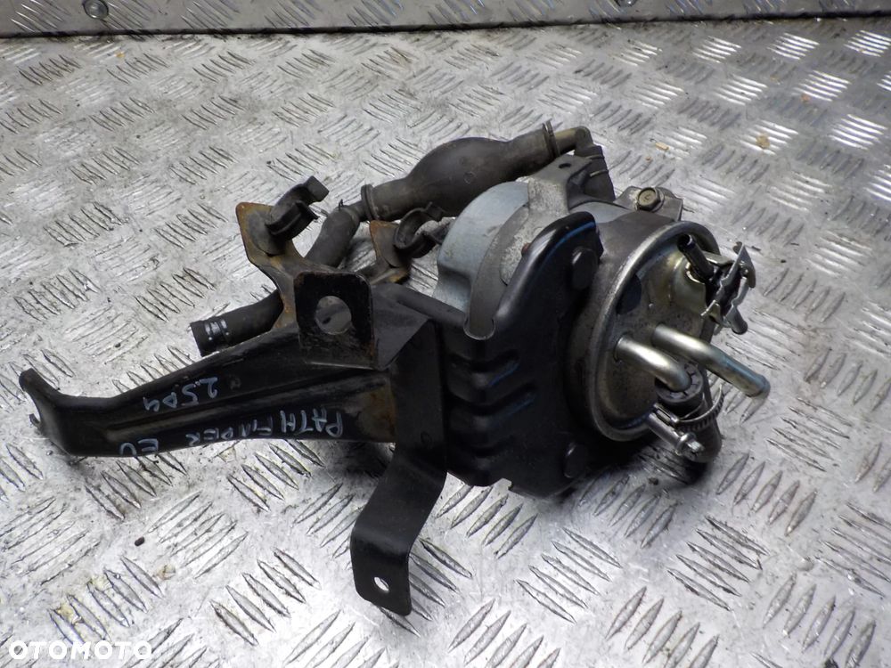 NISSAN PATHFINDER 2.5 DCI  OBUDOWA MOCOWANIE FILTRA PALIWA - 1