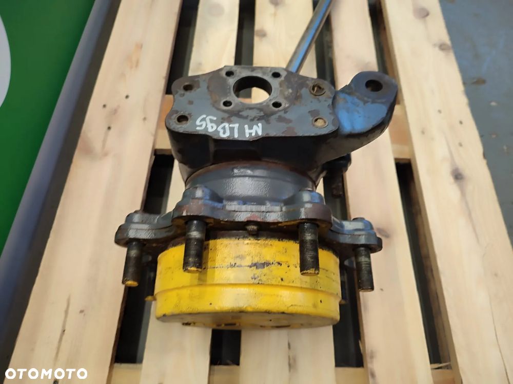 Zwolnica Zwrotnica Piasta 19025 Półoś NEW HOLLAND LB95 - 4