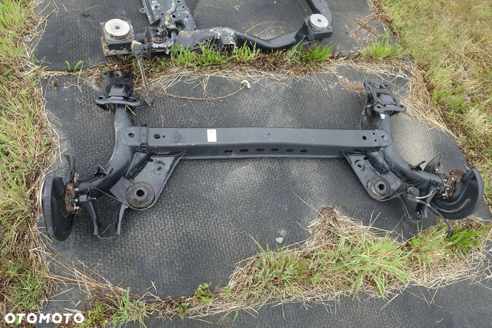 BELKA TYLNA OŚ VW GOLF VII HB 16r. 5Q0501049BB - 1